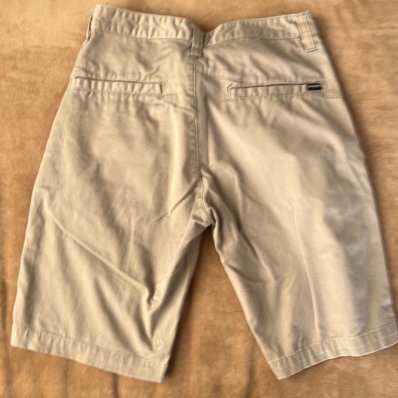 Volcom shorts - Picture 3 of 4